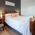 Oystercatcher House