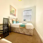 Executive Apartments, Nr City Centre With Private Parking