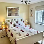 Chestnut Cottage, Shanklin Rural Retreat