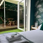 Stylish & Cosy Margate Escape With Hot Tub And Log Burner Dogs Welcome
