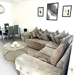 Beautiful 3Bedroom Townhouse In A New Estate