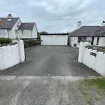 Spacious Bungalow With Sea Views 'West Wind'