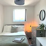 Ling Street - City Centre - Long Stays - Contractors