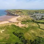 Devon Longstraw