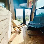 Little Brighton Beach Apartments - With Spa & Watersports