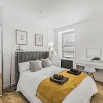The Grenville - Stunning Spacious Central Plymouth Apartment - Sleeps 4