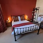 Quiet Comfortable Patcham Studio Free Parking Hallway Shared With Host