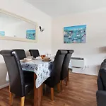 2 Harbour Court Saundersfoot