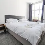 18 Ffordd Tanrallt