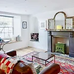 Paramount Apartments Ilfracombe, Arty Seaside Holiday Apartments