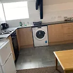 Spacious One Bedroom Flat With River View, 1E