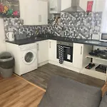 3 Bed Town House Near Ryde Sea Front @ One Church Lane