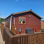 Captivatingly Stunning 2-Bed Cabin In Bridlington