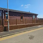 Captivatingly Stunning 2-Bed Cabin In Bridlington