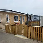 Beautiful & Stunning 1-Bed Chalet In Bridlington