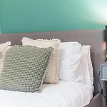 Spacious 2 Bedroom Apartment