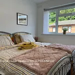 Valley View Self-Catering Coastal Bungalow In Rural West Wight