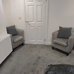 Top Quality Modern Southsea Garden Apartment Sleeps 4 People