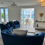 New! Stunning 2 Bed Beach Front Penthouse Apartment - Topaz, Compass Point