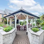 Hideaway - Exclusive Marina Development, Town Centre, With Parking