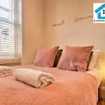 Ideal Weekly And Short Stay With Seaview In Brighton By Bluehouse Shortlets