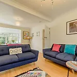 4 Bed In Aberporth 93783