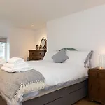 Lovely Cottage By Coastal Footpath & Surf Beaches!