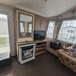 Meadow Lakes Caravan Golden Palm