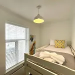 2 Bedroom Apartment Brighton