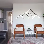Modern 2 Bed Apartment At The Mournes