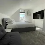 The Rocks - Sun Decked Duplex & Cliff Side Jewel