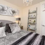 Dolls Cottage