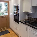 Chalet Thirteen