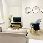 Beach View Apartment In City Center
