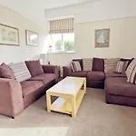 Cae Grugog Cottage-3 Bed-Sleeps 6-Ground Floor Bathroom
