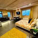 Stunning Secret Studio - Beach Retreat - Sleeps 4