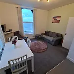Farina No6, Sea View Apartment Sleeping 4 Guests