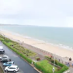 Farina No9, 2 Bedroom Sea View Apartment Sleeping 7 Guests