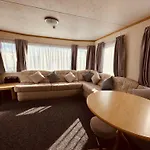 Golden Sands Caravan Hire Ingoldmells- Free In Caravan Wifi- Access Included To The On Site Club House, Sports Bar, Arcade, Coffee Shop We Have Beach Access, A Fishing Lake And A Laundrette