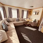 Golden Sands Caravan Hire Ingoldmells- Free In Caravan Wifi- Access Included To The On Site Club House, Sports Bar, Arcade, Coffee Shop We Have Beach Access, A Fishing Lake And A Laundrette