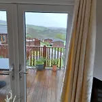Luxury Timber Pet Friendly Lodge With Private Hot Tub 2 To 6 Guests, Outstanding Views Nr Paignton