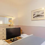 1 Dolphin Court