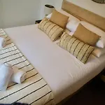 Combe Hill Apartments