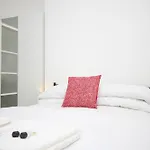 Barton Beachside - Stylish Studio Apartment, Double & Single - Central Beach & Promenade Location - Over 21'S, Family Friendly Only, Id Required