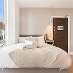 Coastal Abode Apartment #2 With Seaview At Bowles Aparthotel By Yoko Property