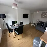 Riverside Relax 1 Bedroom Near Airport And City Centre Pl