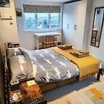 Large Light Loft Room - En Suite