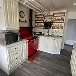 Dawson'S Corner Retreat