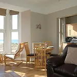 Abermaw Sea View Apartment