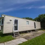 Caravansleeps8-Fireplace-Petsok-Golf-Gym-Pool